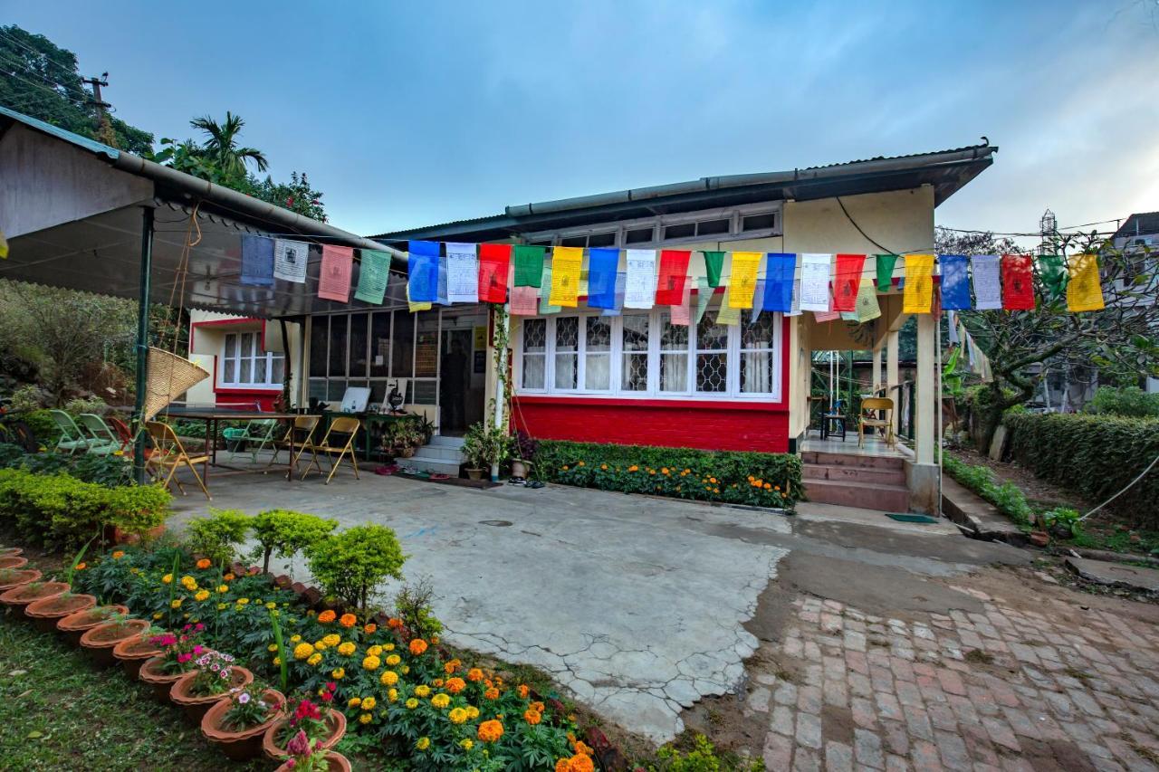 Gibbon Backpackers Hostel Gauháti Kültér fotó